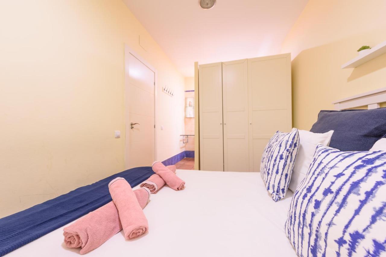 Ramblasrentals Chic & Spacious Flat Pool Table 15M Ramblas - Parking - Wifi Барселона Екстериор снимка