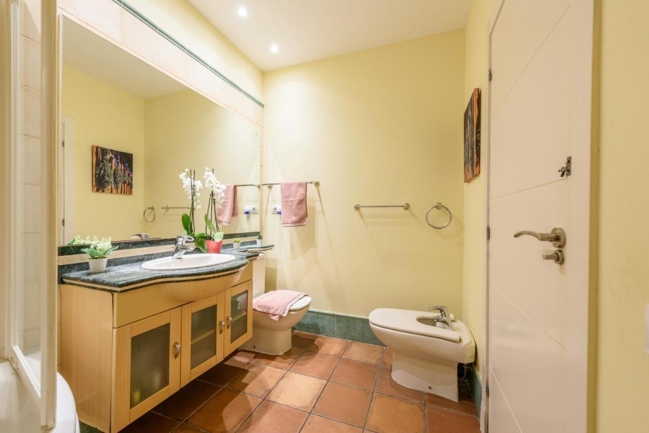 Ramblasrentals Chic & Spacious Flat Pool Table 15M Ramblas - Parking - Wifi Барселона Екстериор снимка